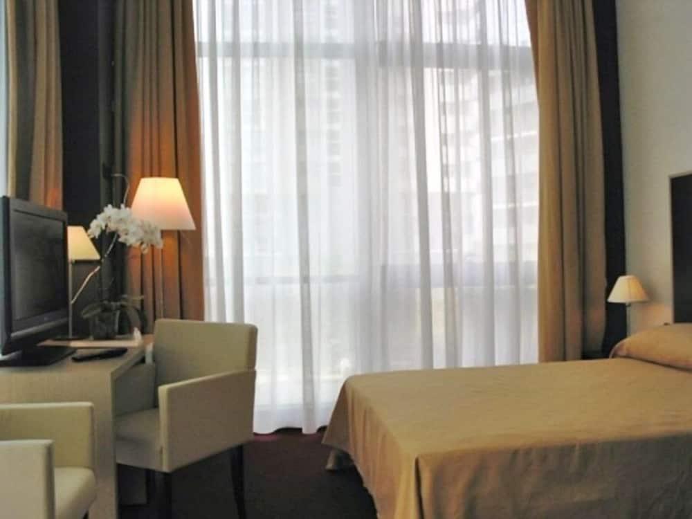 Hotel Art Olympic 4*