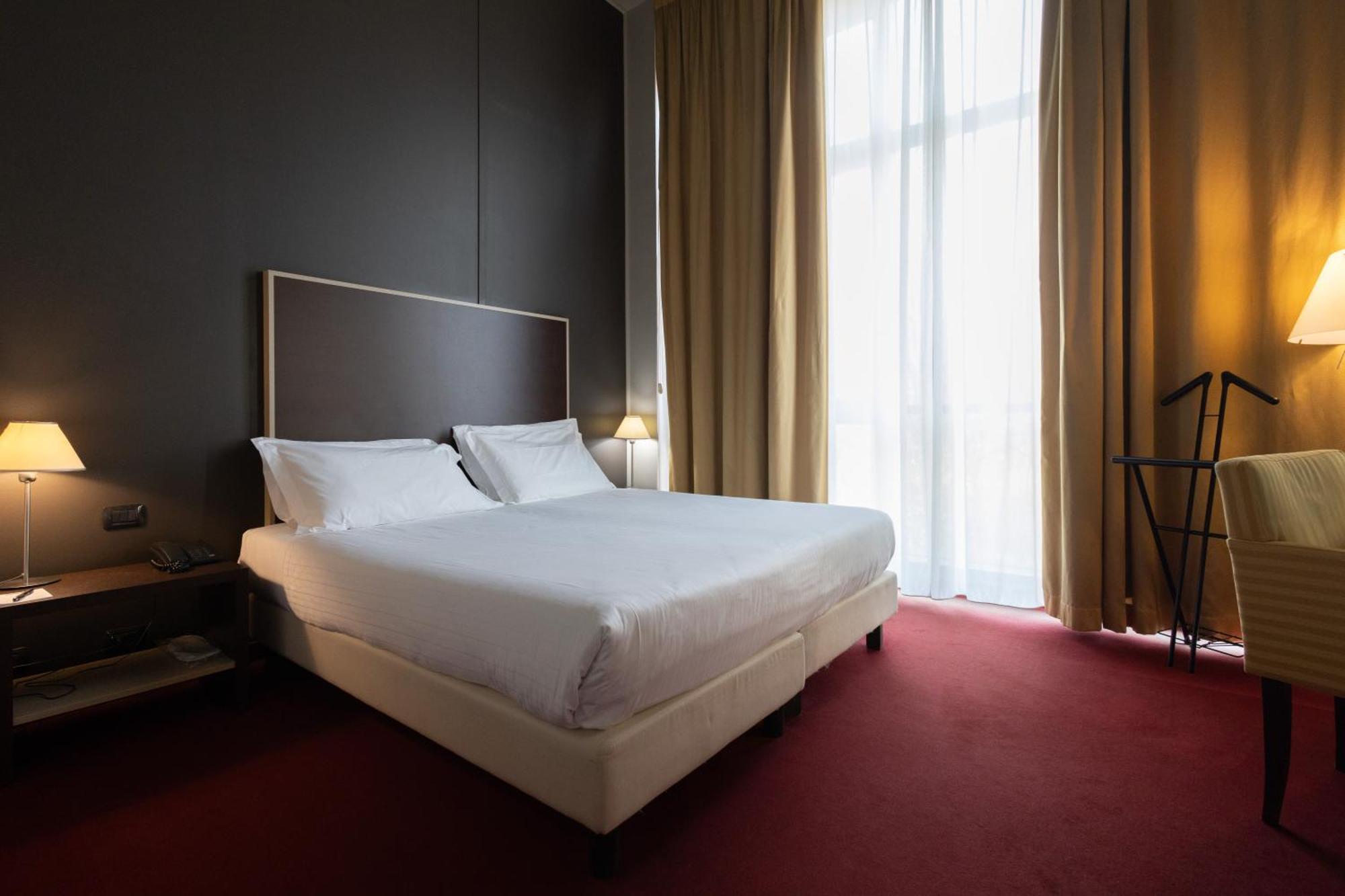 Hotel Art Olympic 4*